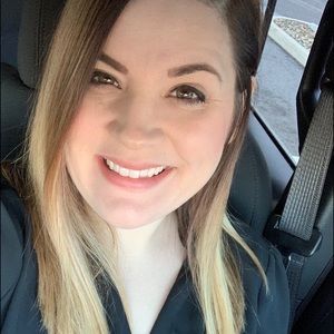 Meet your Posher, Lauren